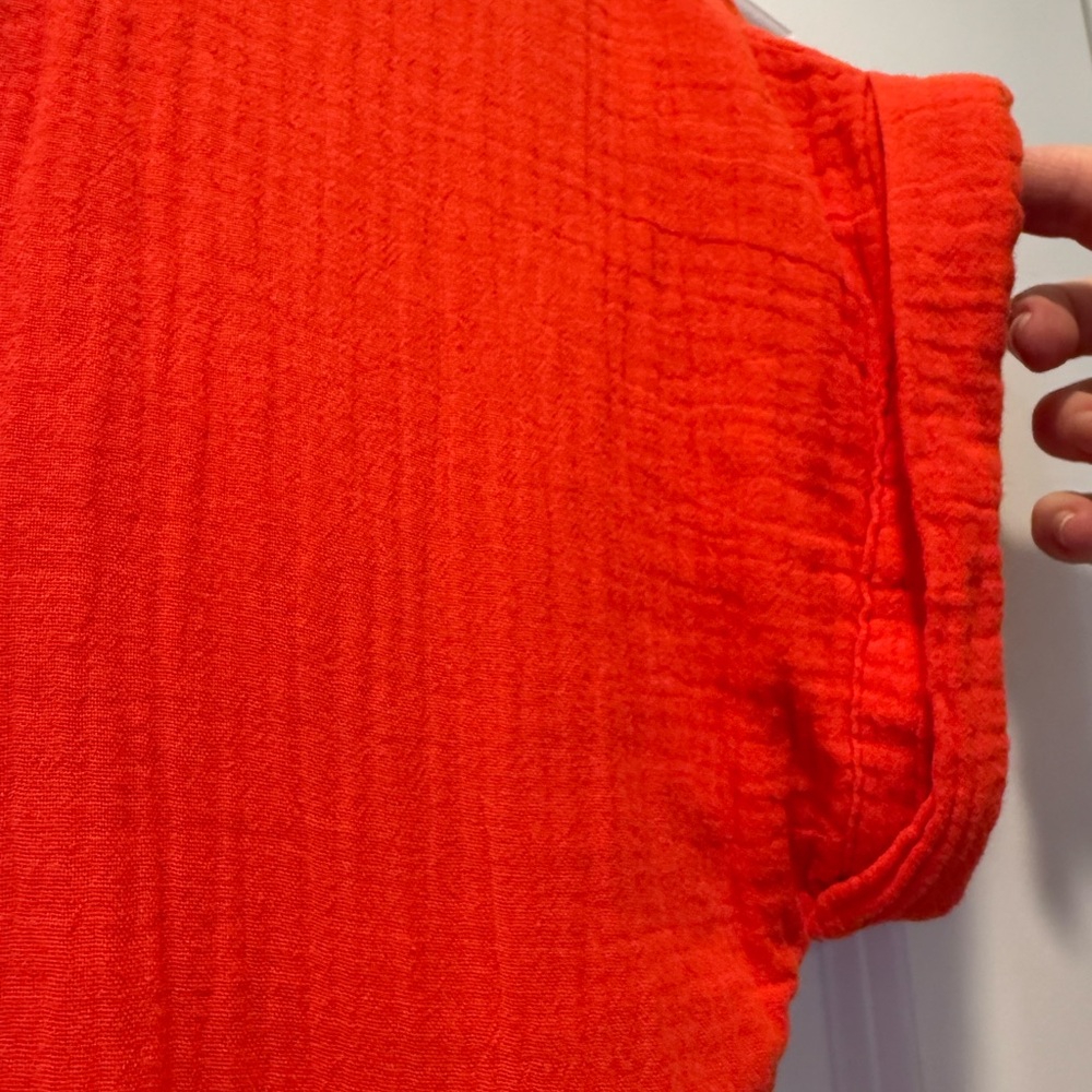 Universal Thread Bright Red V-Neck Top - Picture 9 of 9